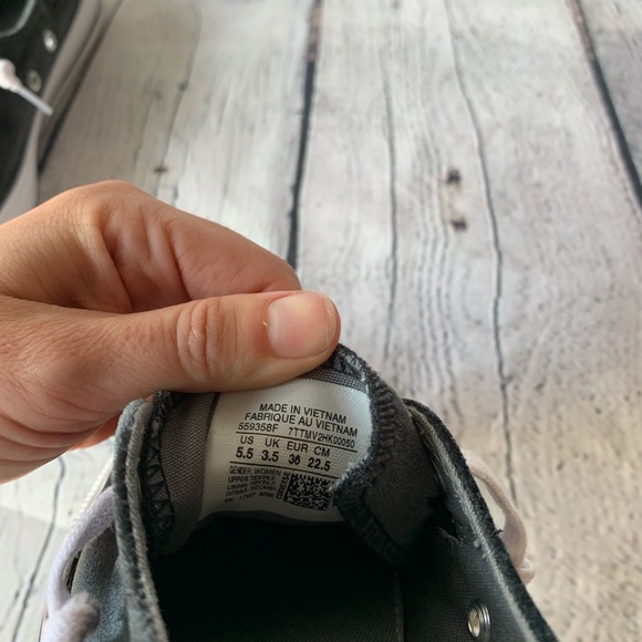 New grey velvet converse - Picture 5 of 6